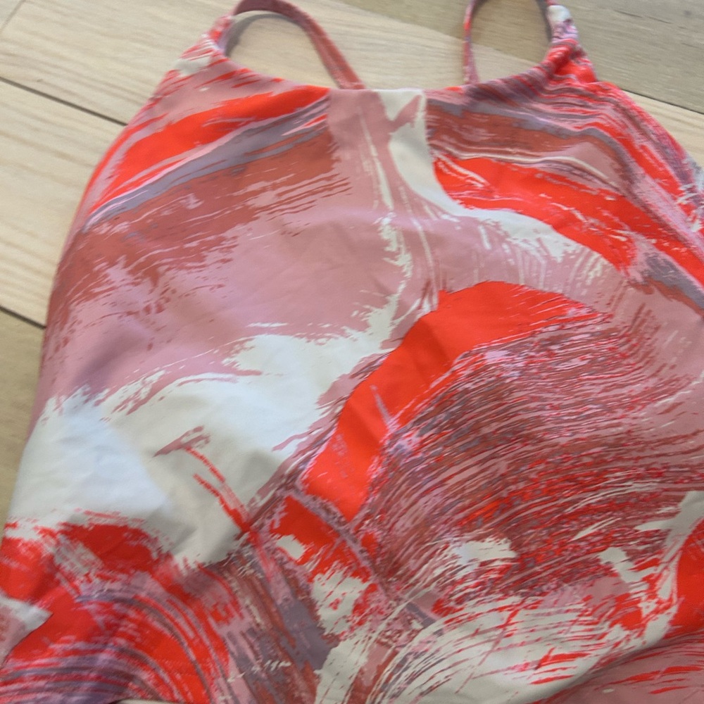 NWOT OLD NAVY sports bra.